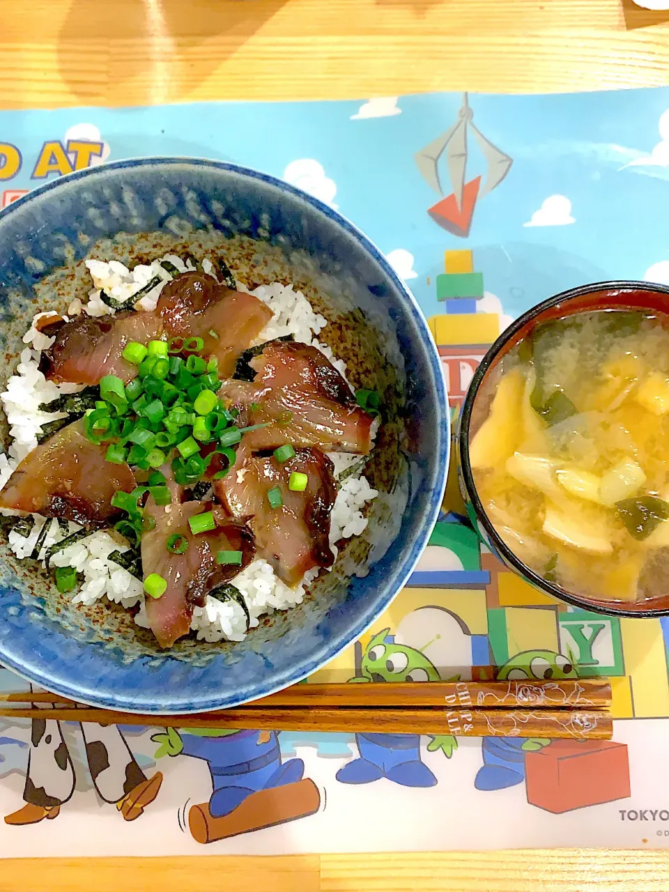 カツオの漬け丼|ぺろたんさん