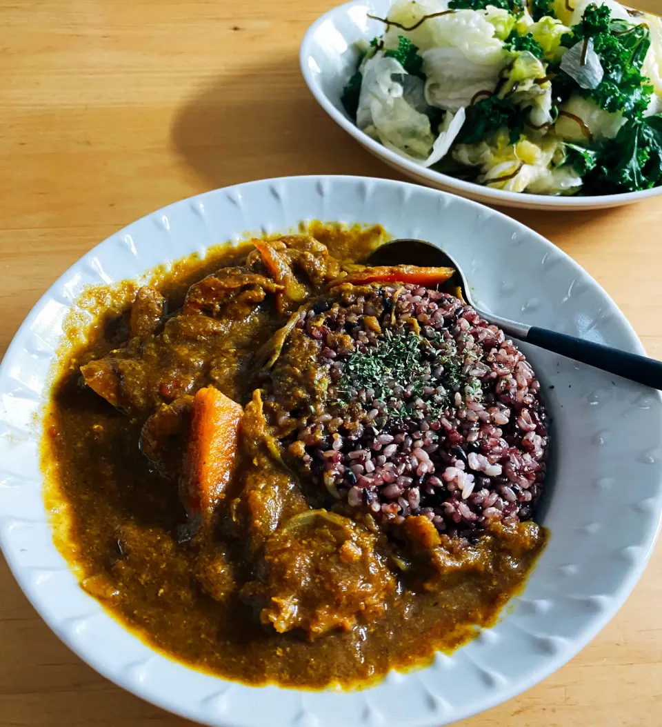 チキンカレーとレタスとケールの浅漬け|しろくまさん