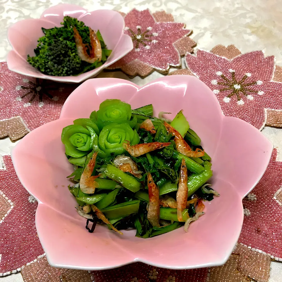 Snapdishの料理写真:骨粗相予防メニュー＊小松菜🥬ちりめんじゃこ＊桜海老🌸|henryさん