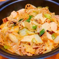 Snapdishの料理写真:Naomi Furuyaさんの料理 【無水🐷豚すき煮🍲】
※野菜から出るお水だけ♪|Naomi Furuyaさん