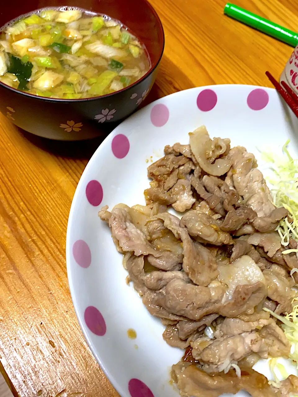 Snapdishの料理写真:豚の生姜焼き、味噌汁|kaaaaaさん