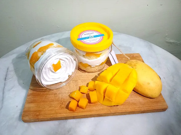 Mango Cake in a Jar by Mavees Cakes|Cherry Ann Palparanさん