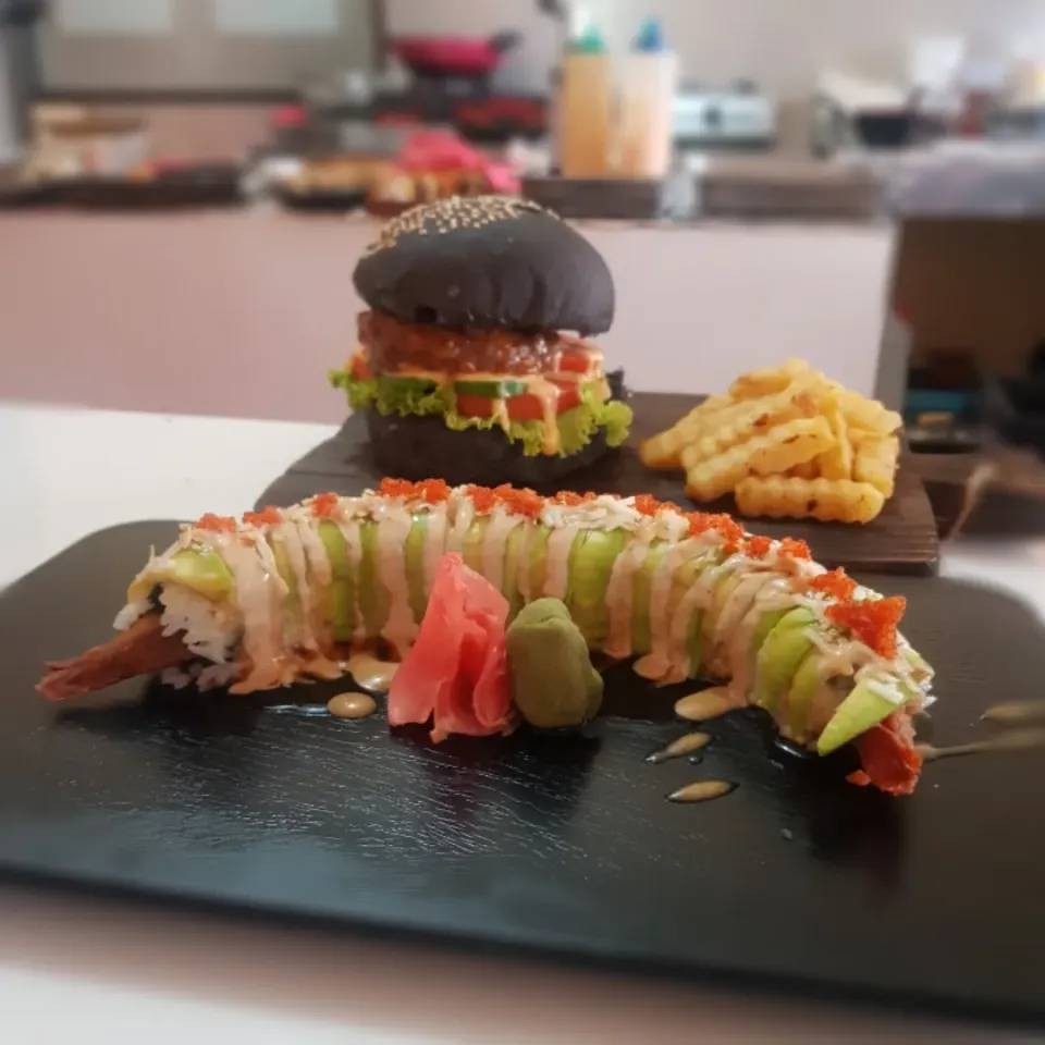 sushi vs burger|Andy Priantoさん