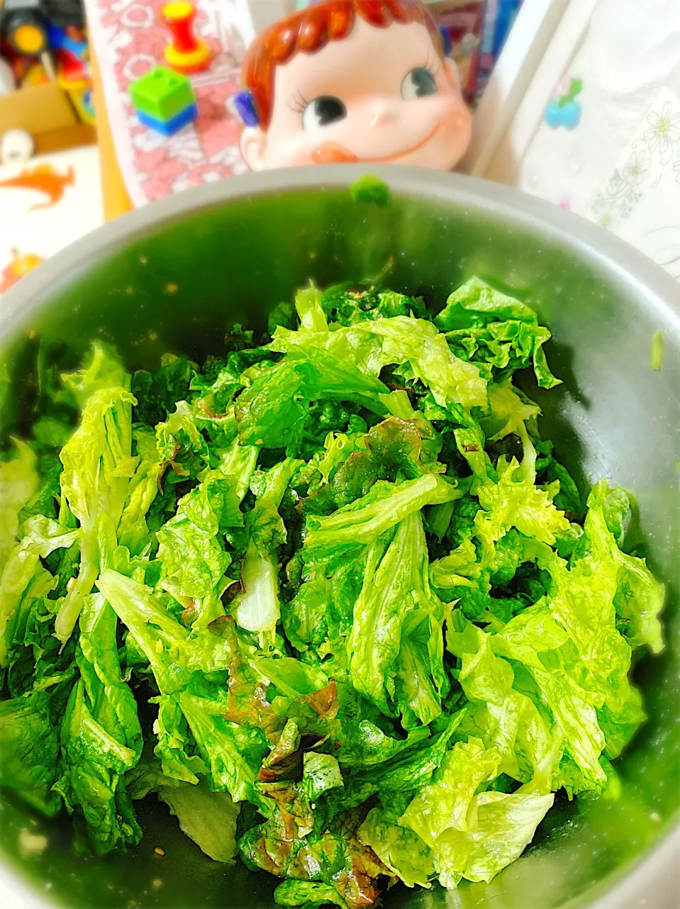 味見注意♡ボウルごと抱えて食べたくなるサニーレタス のやみつきサラダ。|ぽき。さん