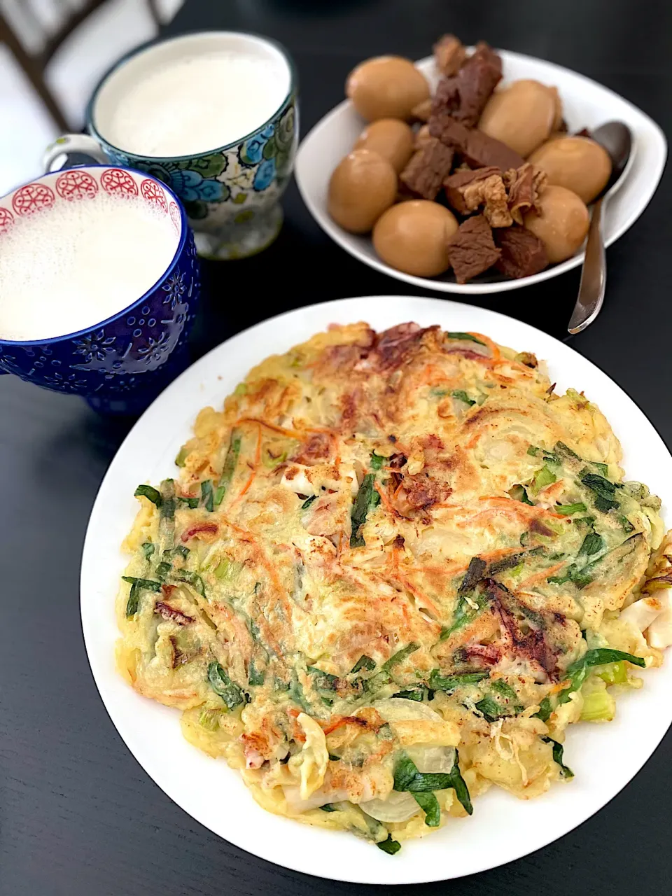 Snapdishの料理写真:チヂミ、牛肉と玉子の醬油煮＋豆乳😁|Tammyさん