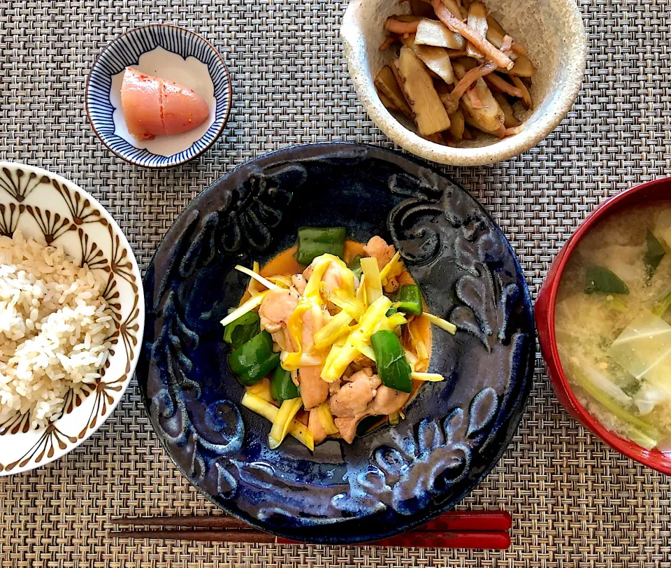 鶏肉と黄ニラの炒め御膳🍚|saoricocoさん