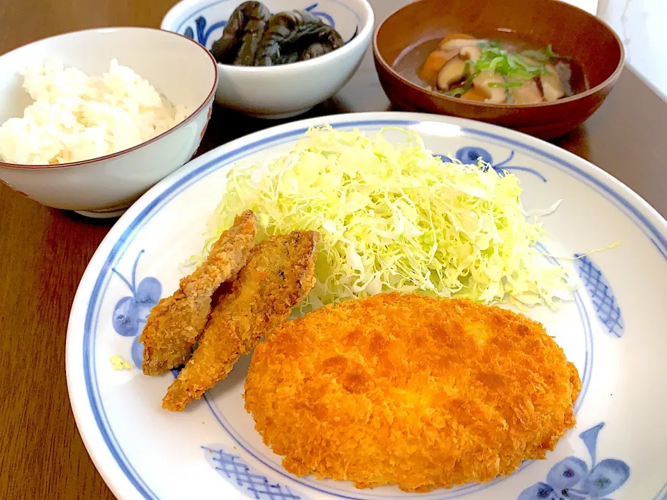 夜ごはん🍚コロッケ定食|まーまさん