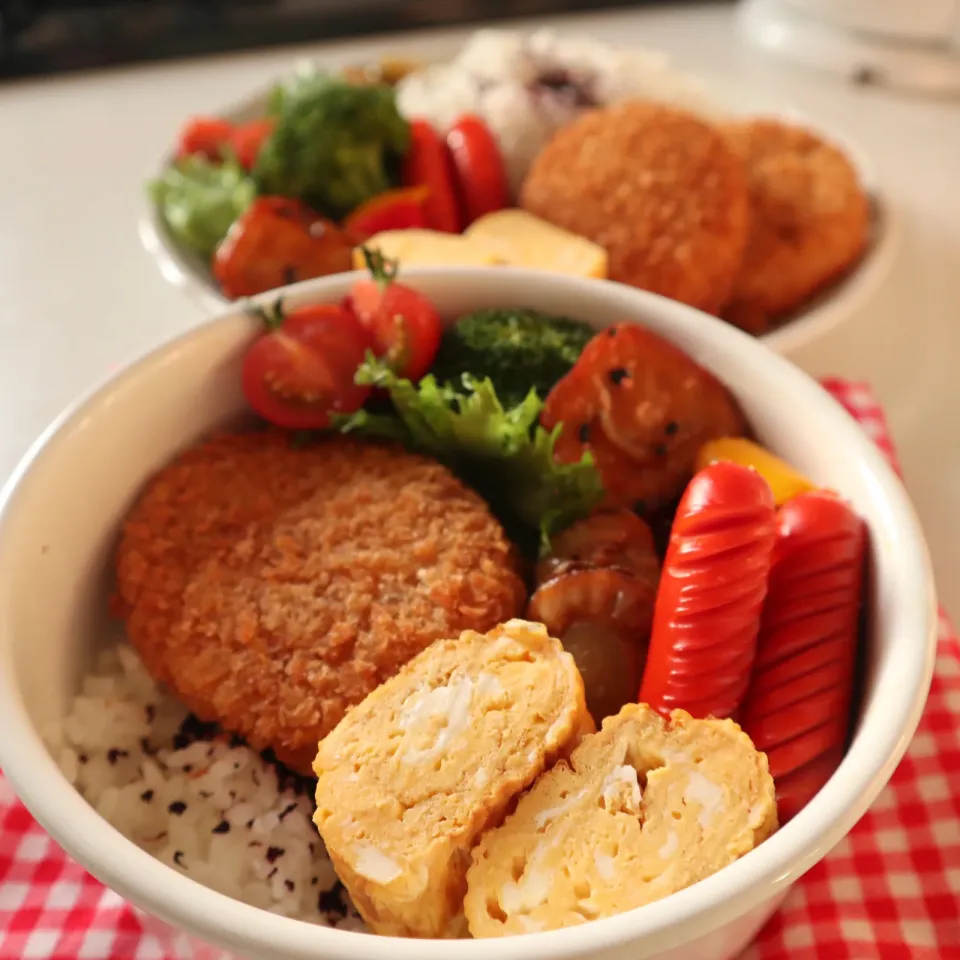 中学生男子年子弁当🍱長男は春休み置きランチ弁当🍱冷凍コロッケ|なかじー。さん