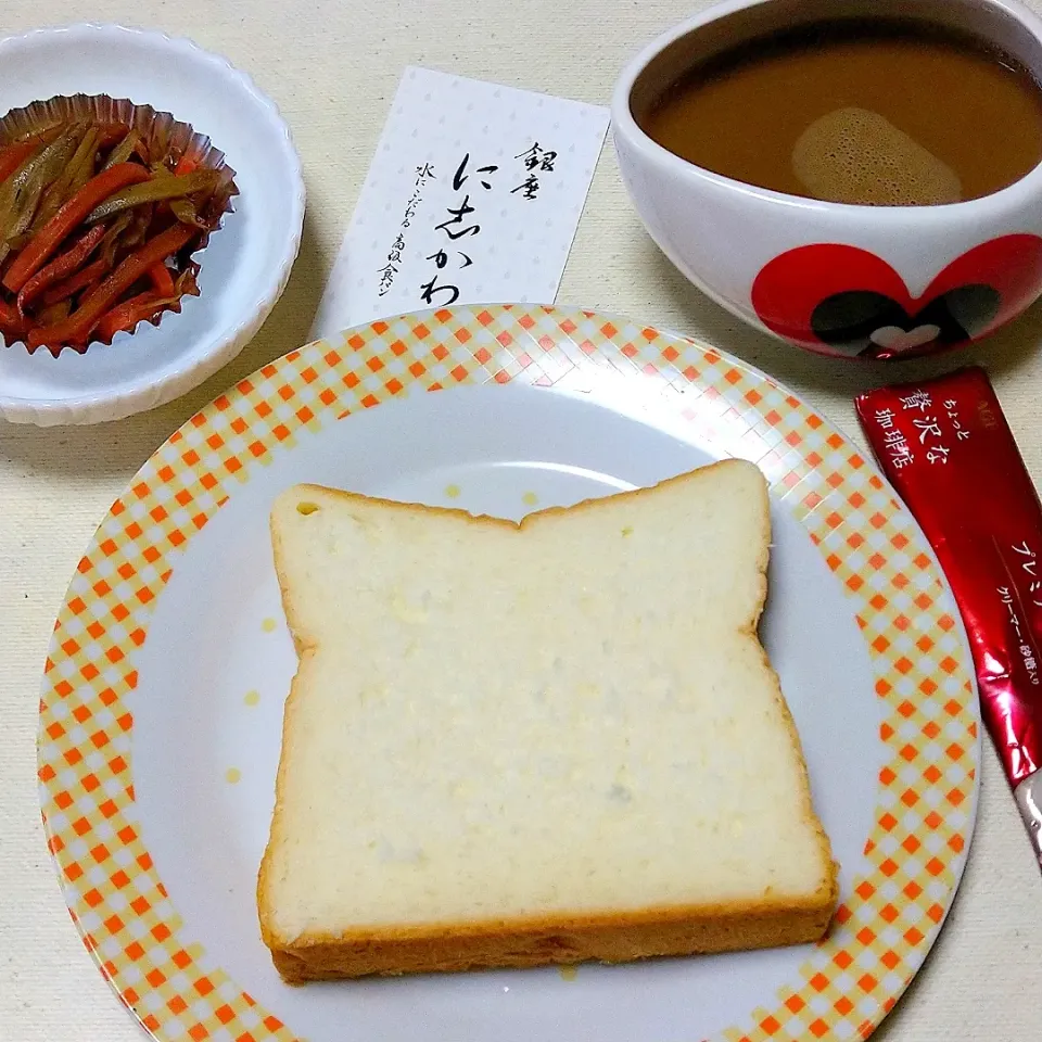 Snapdishの料理写真:銀座に志かわの生食パン🍞はじめはそのままで|うたかた。さん