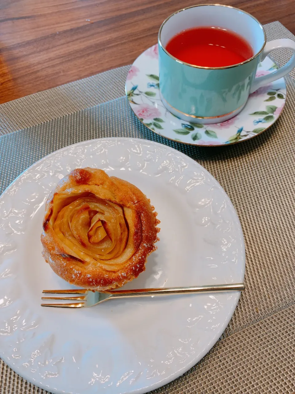 りんごのフラワーカップケーキ|あいさん