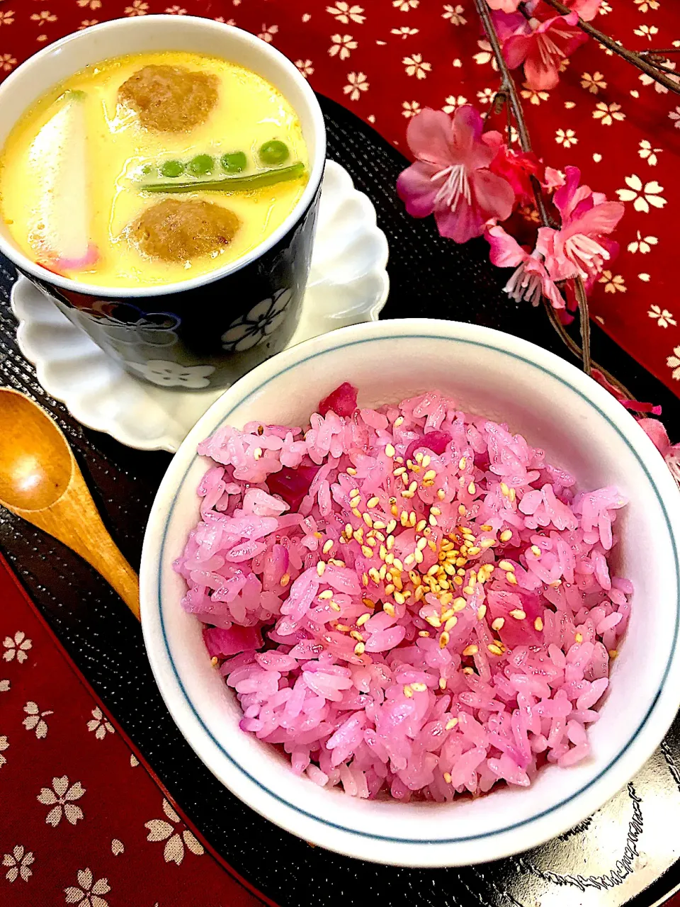 シュトママさんの料理 大根めし(紅くるり)de＊いちご＊の茶碗蒸し添え💕💕←良く見たら、ウルトラマンの顔みたく出来上がっとる！😆笑|＊いちご＊さん