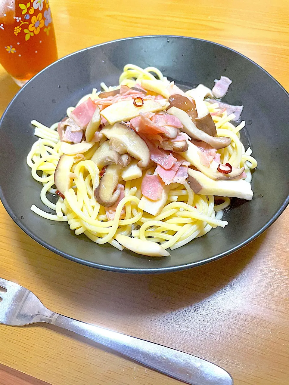 Snapdishの料理写真:きのことベーコンの和風パスタ|江口笑湖さん