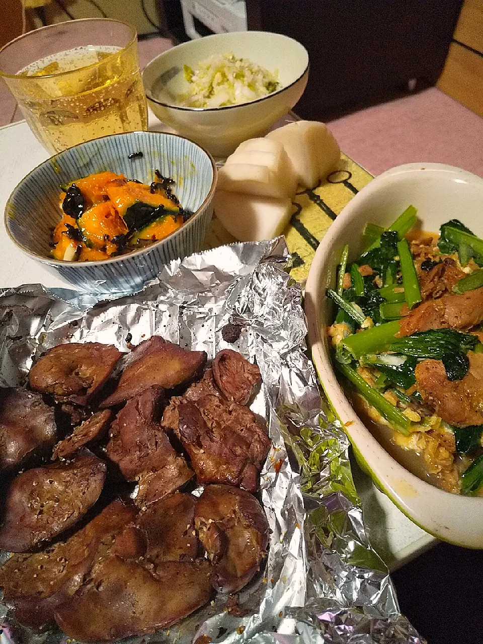 今日の晩御飯
※焼き鶏レバー
※鰹のたたきアレンジフレークと小松菜の卵とじ
※カボチャ塩昆布和え
※かぶの糠漬け
※酢キャベツ
※ハイボール|れあMIXさん