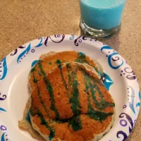 Snapdishの料理写真:Blue syrup on the pancakes with blue milk|Harlea Mariaさん