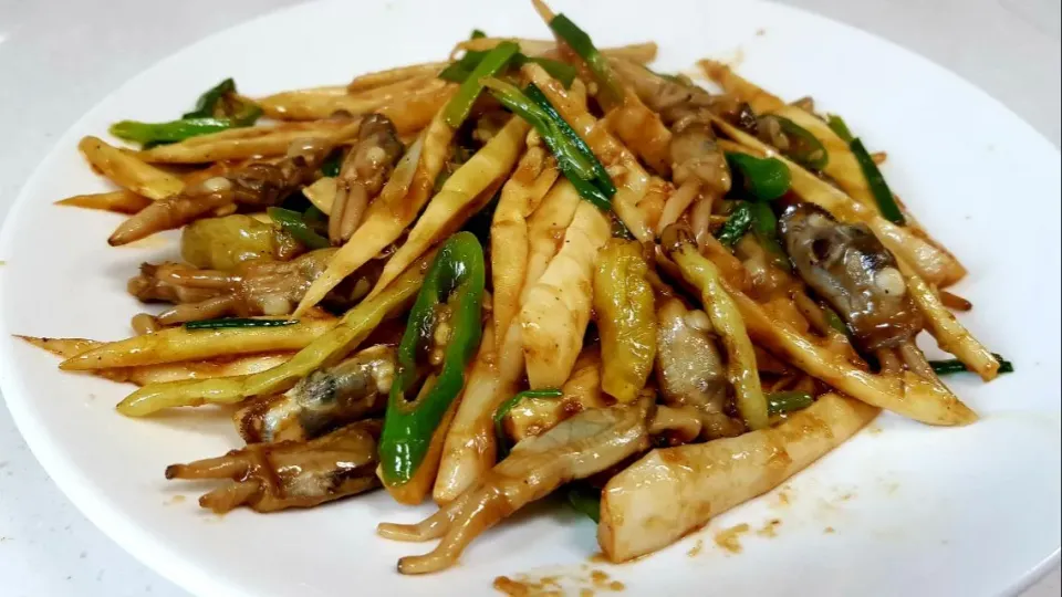 saute razor clams with bamboo shoots|steven z.y.さん