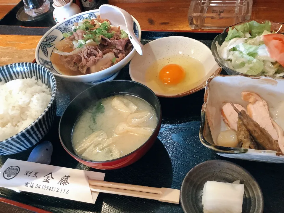 今日のお昼は、肉豆腐定食😋|アライさんさん