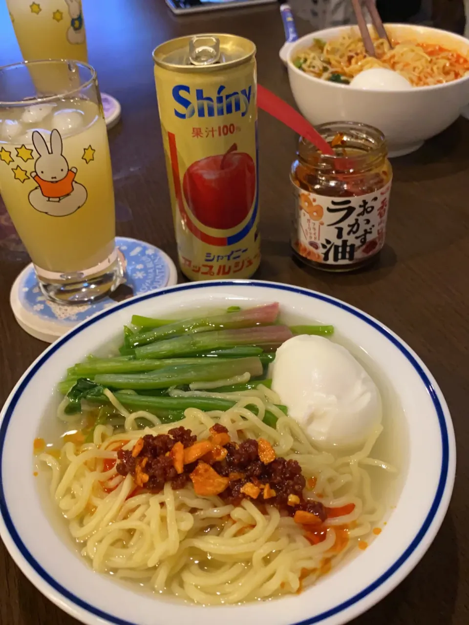 鶏塩出汁ラーメン🍜　おかずラー油　りんごジュース🍎|ch＊K*∀o(^^*)♪さん