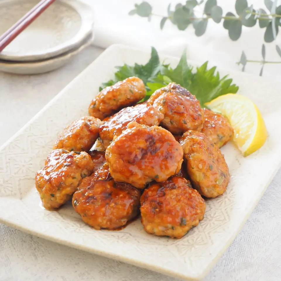 青じそとごまたっぷり！ふわっふわ♪鶏ひき肉と豆腐のつくね|はらしおりさん