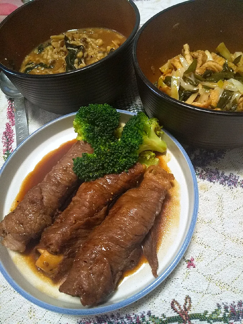 今日のお昼ごはん
※エリンギの牛肉ロール
※ワケギと油揚げの柚子酢味噌和え
※もち麦とキノコのお味噌汁|れあMIXさん