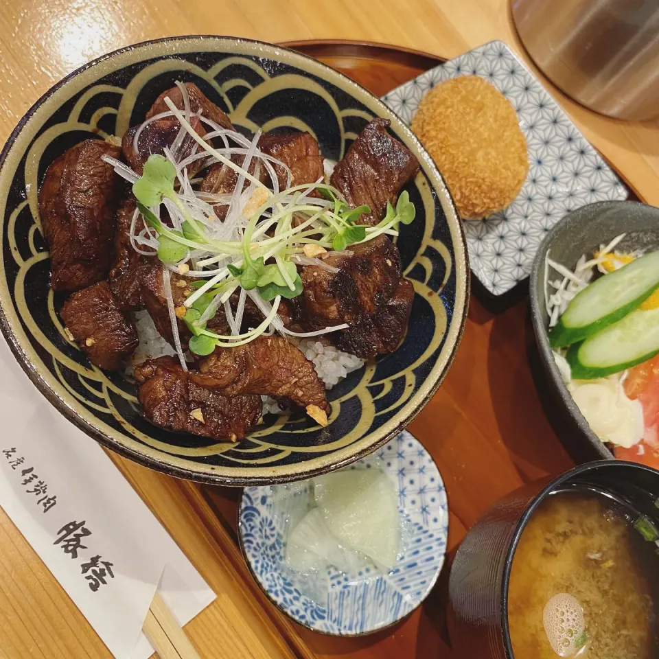 ひとくちステーキ丼|麻紀子さん