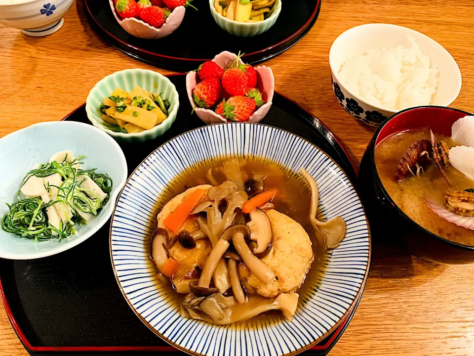 我が家の晩ごはん🍚和風きのこあん豆腐バーグ、おかひじきのわさびマヨ、帆立の味噌汁|いちごさん