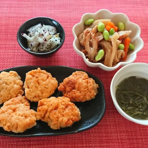 「ふんわりはんぺん」を使ってみたSnapdishの料理・レシピ写真:☆つくね
☆もずく酢
☆切り干し大根煮
☆白菜ゆかり和え