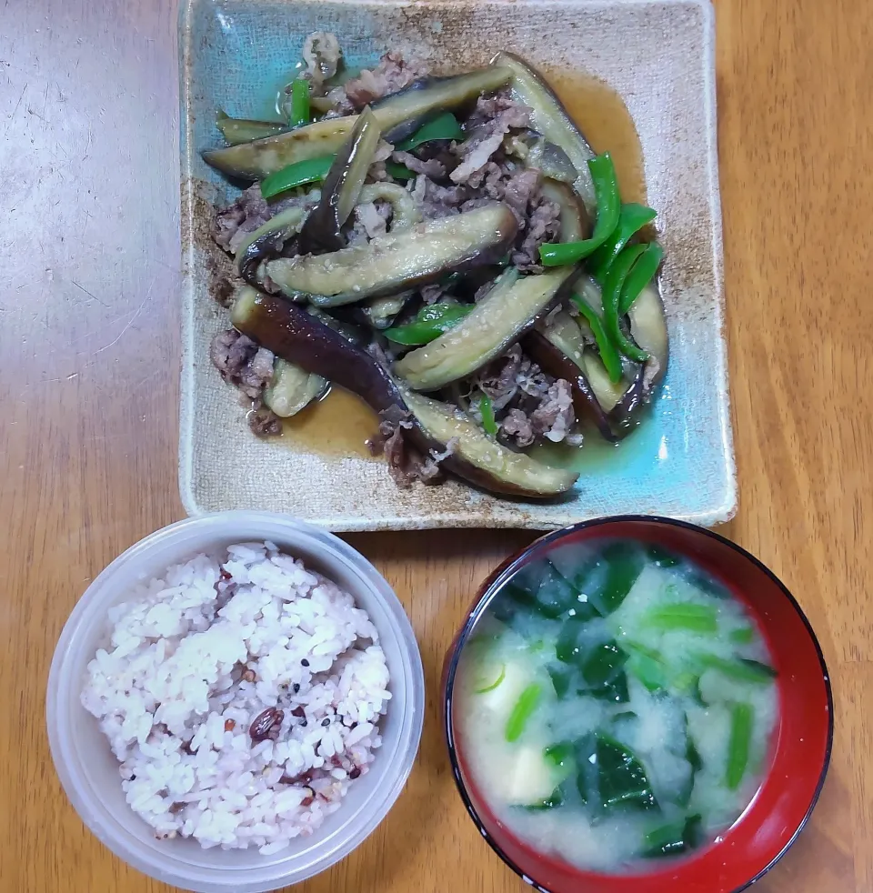 ３月１６日　牛肉となすのとろとろ炒め　ほうれん草と豆腐のお味噌汁|いもこ。さん