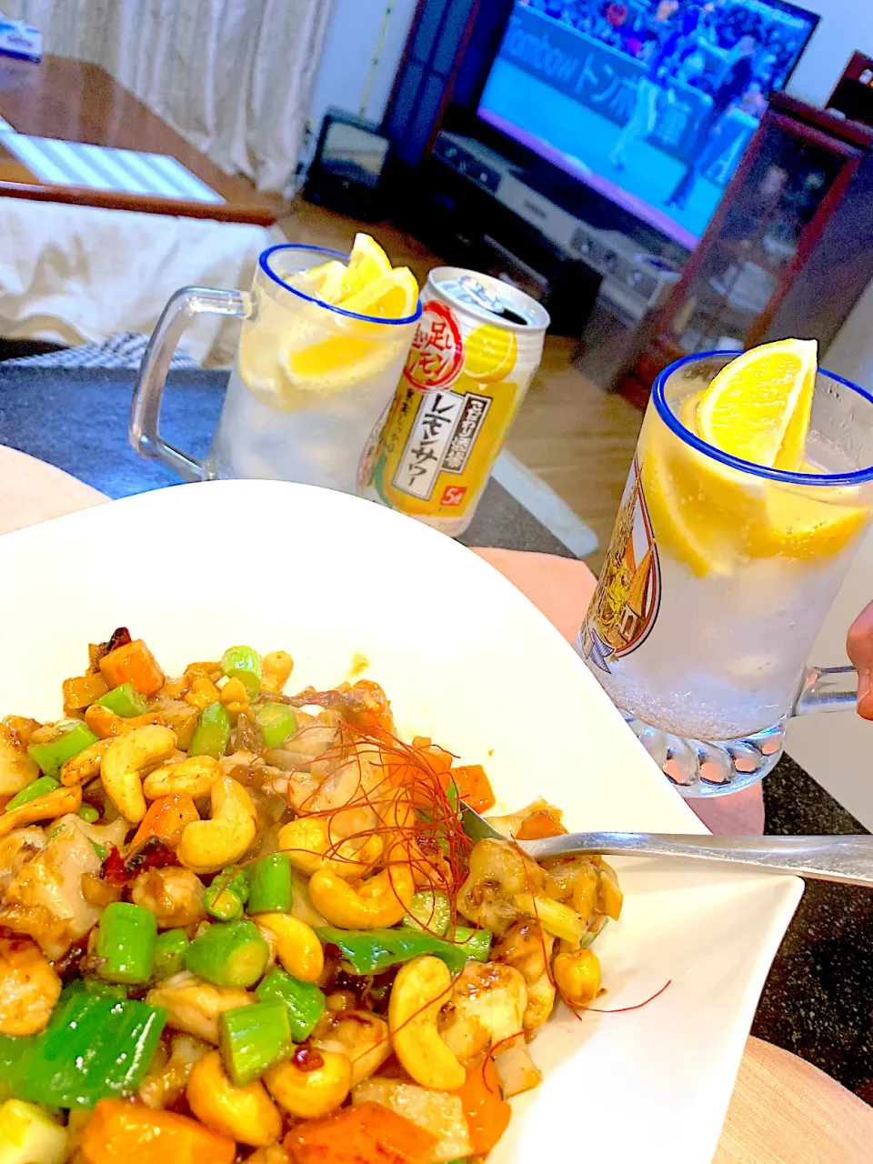 鶏肉のカッシュナッツとレンコン入り炒め|シュトママさん