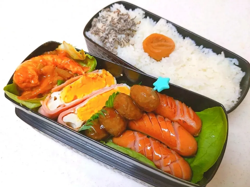 今日の弁当★
旦那さんお一人様弁当です。
♧ウインナー
♧ハムエッグ
♧ちくわとオクラ
♧サラダ
♧エビチリ
♧肉団子
♧梅干し
♧白ご飯
♧塩昆布|yuriさん