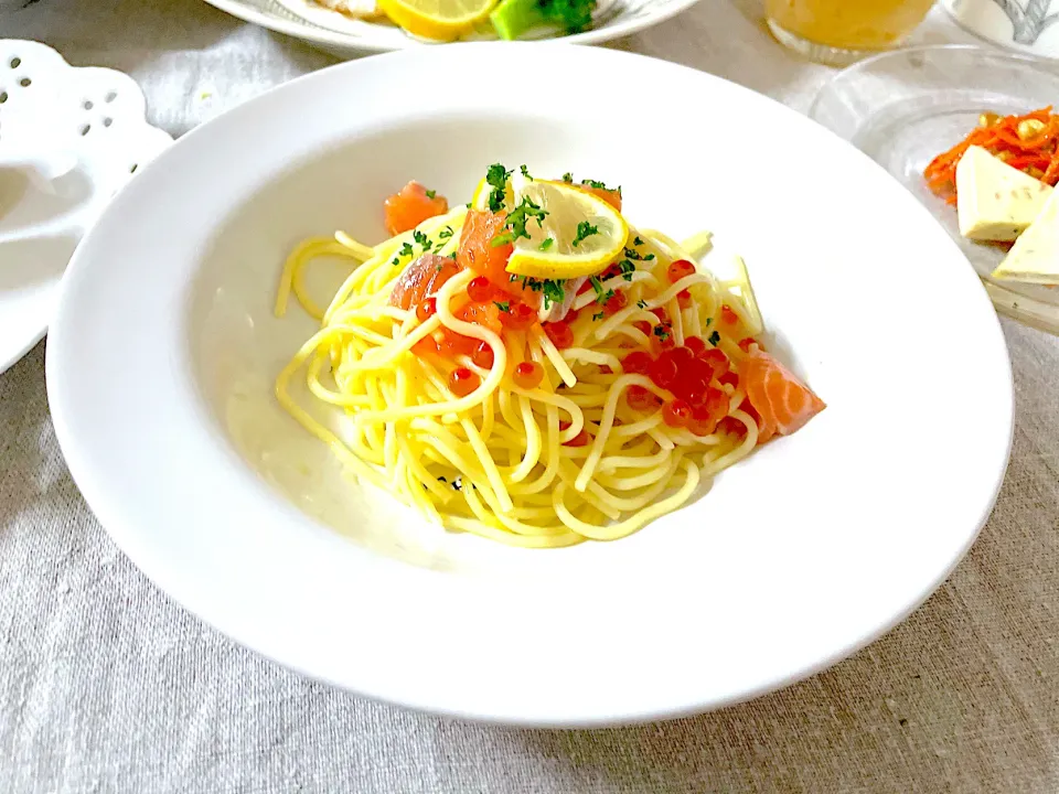 サーモンといくらの冷製パスタ🍝|ゆかりさん