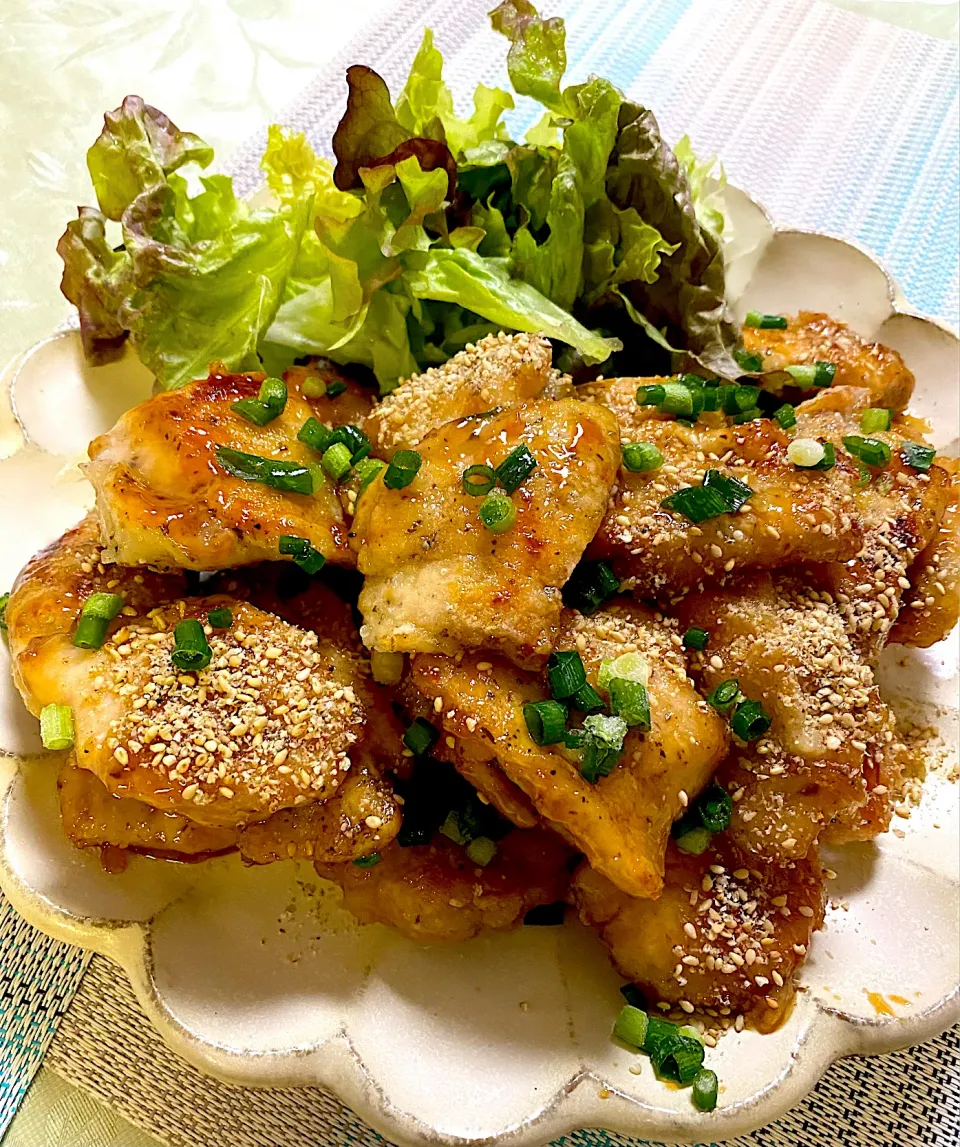 おかちさんの料理 鶏むね肉の甘酢ごま炒め🍀|ぽっちさん