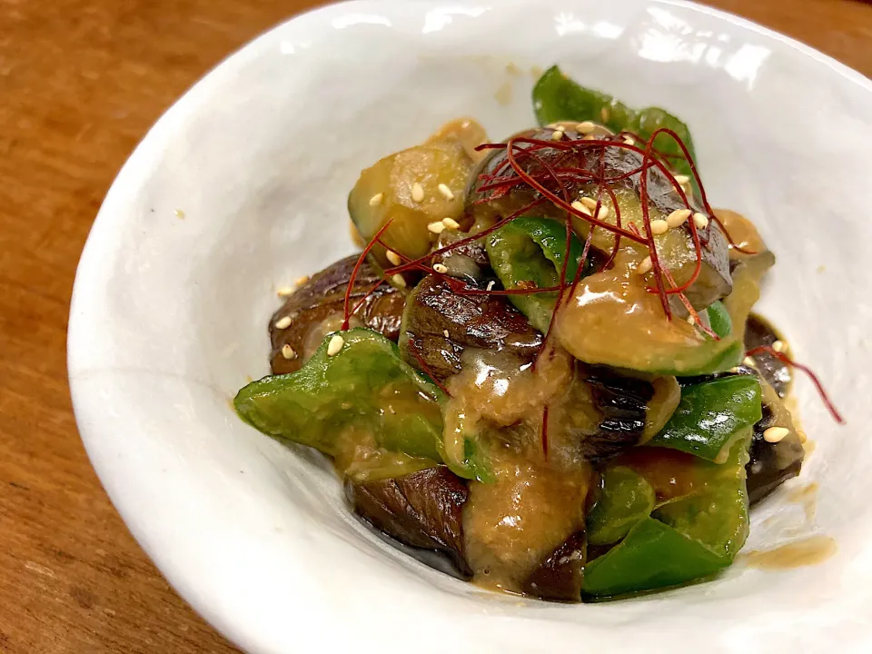 Snapdishの料理写真:茄子とピーマンの甘味噌炒め|Naoko Miyataさん