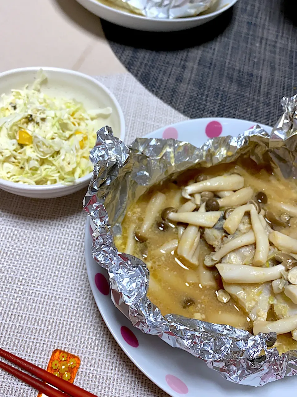 鱈のホイル焼き、キャベツのマヨ塩昆布サラダ|kaaaaaさん