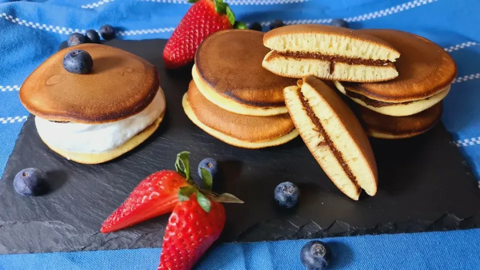 ふわふわで美味しい日本のパンケーキレシピ🤤🥞|YUMMY RECIPES by Iuliaさん