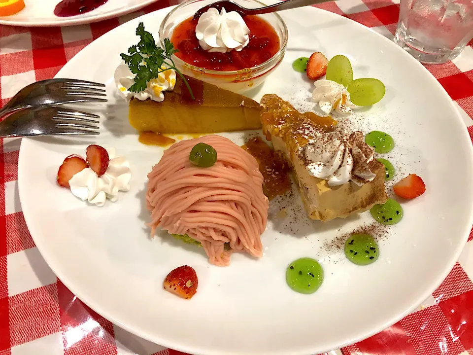 デザート盛り合わせ🍰🍮🧁|ゆっこっこさん