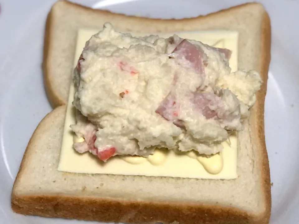 ☆ポテトサラダチーズサンド|まぁたんさん