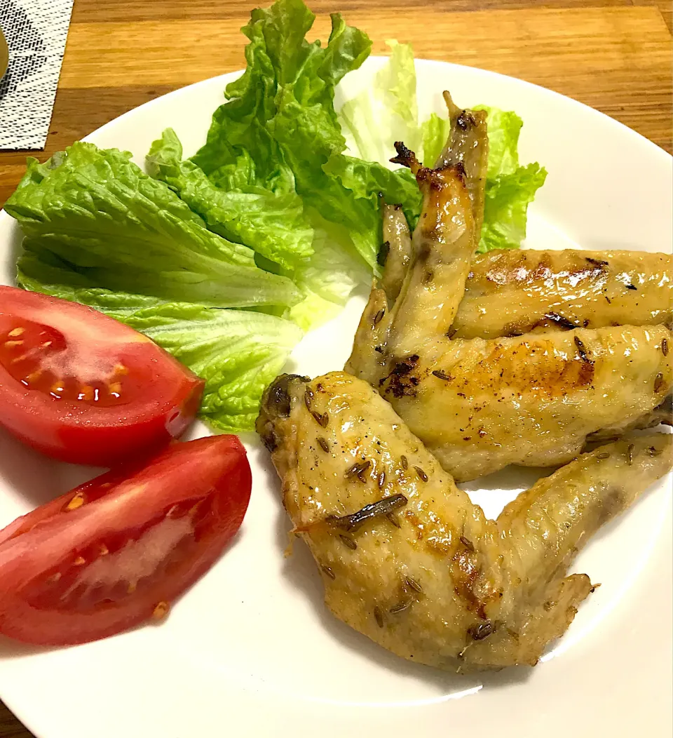 Snapdishの料理写真:鳥手羽先のクミン炒め|morimi32さん