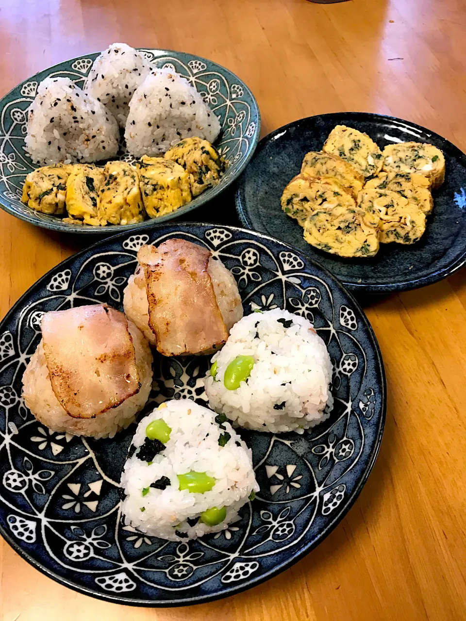 Snapdishの料理写真:今日のランチ♡３種類のおむすび♡3/28(日)|♡Fille√chie♡さん