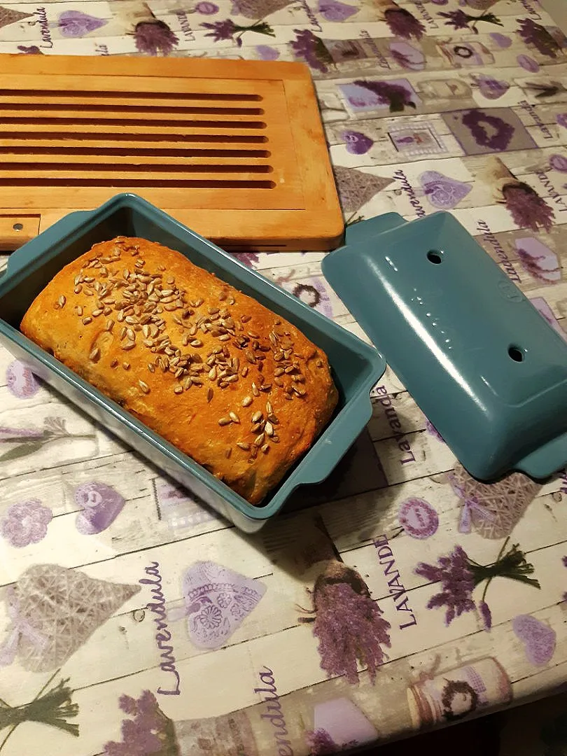 Snapdishの料理写真:homemade bread|Daniela Nigroneさん