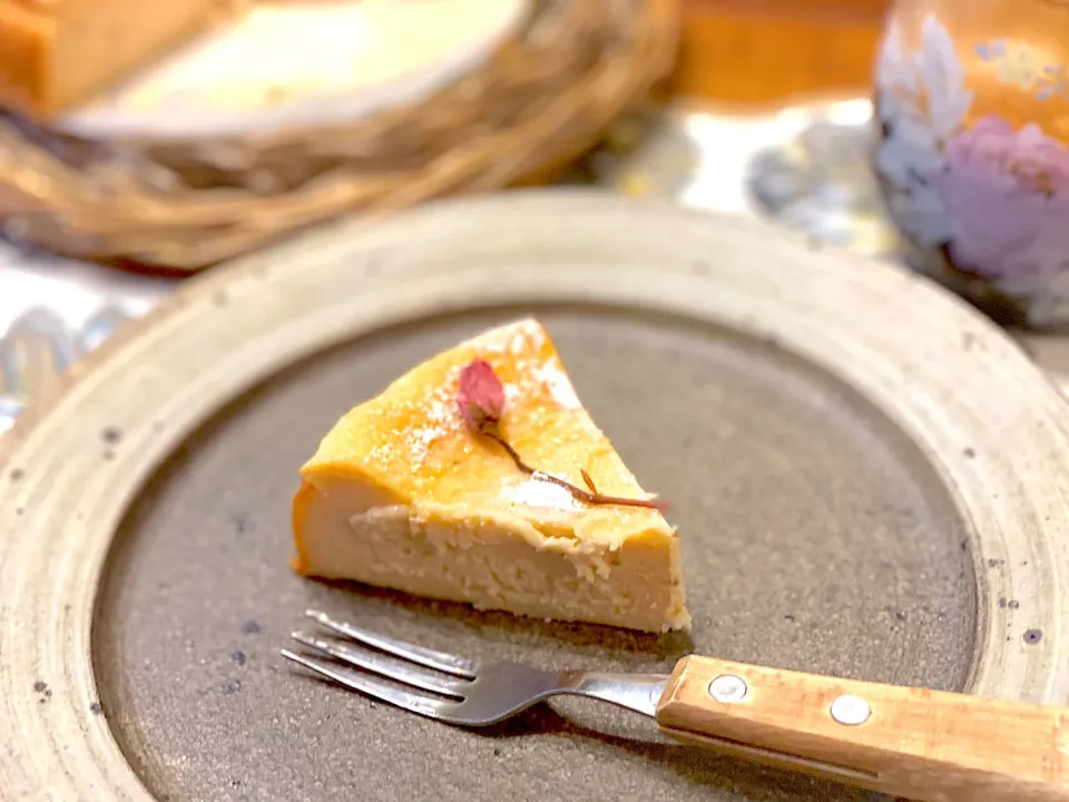 ほんのり桜味🌸桜あんの和風チーズケーキ|まめすけ。さん