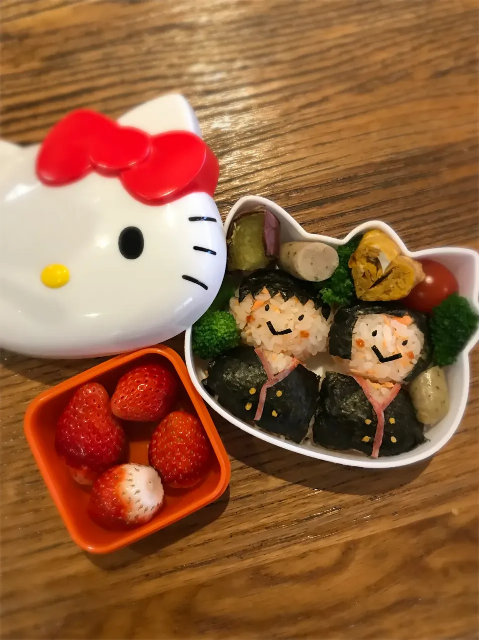 Snapdishの料理写真:幼稚園最後！おともだちと仲良し弁当🍙|まーさん