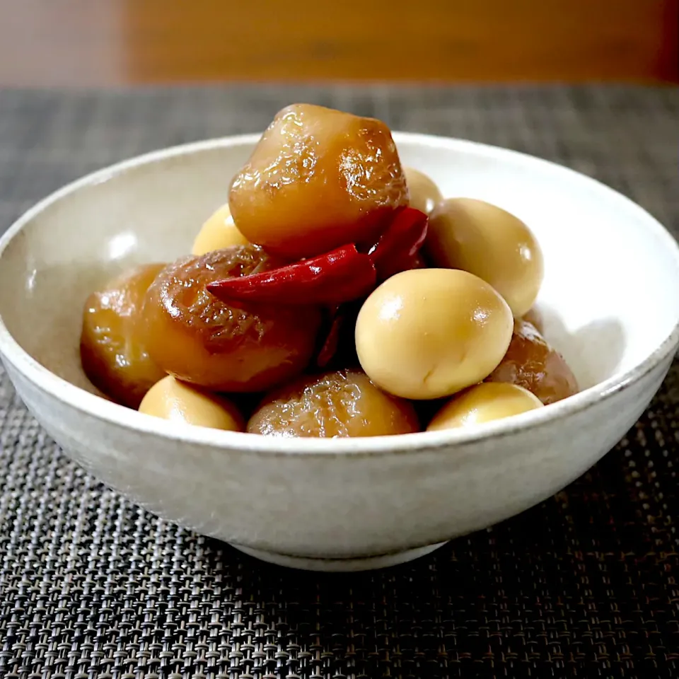 マユマユさんの料理 玉こんにゃくとうずら卵のピリ辛煮|かおるさん