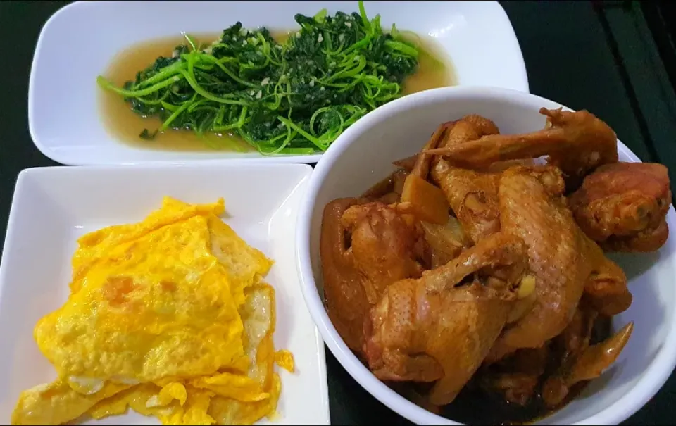 Porridge Dinner🙋‍♀️
Braised Garlic Chicken Wings 💋
Omelette & Spinach 💕😋🥰🤪|🌷lynnlicious🌷さん