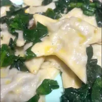 Snapdishの料理写真:Kids menu stress only (star ravioli) with meat in butter and spinach sauce.|Costa Navarro Gastronomiaさん