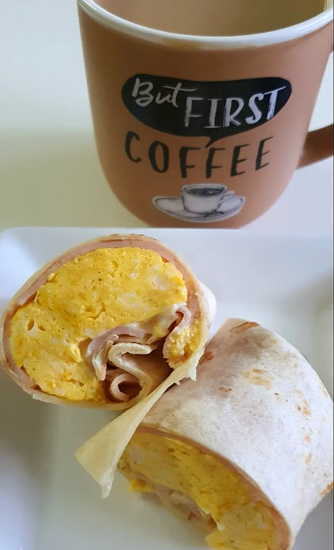 Scrambled egg + ham mayo  wrap + coffee milk 💕😋🙋‍♀️. Good Morning! 29.3.2021|🌷lynnlicious🌷さん