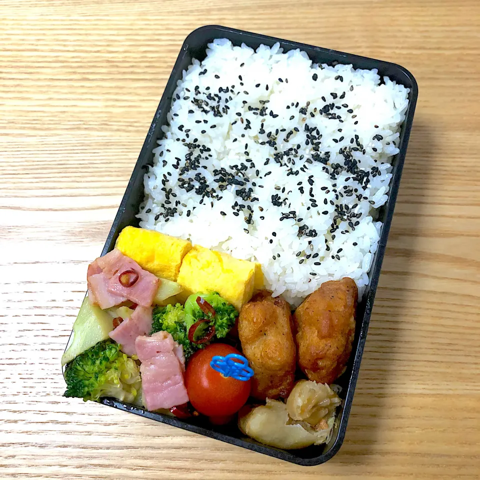 月曜日の旦那さんのお弁当🍙|むさけんさん