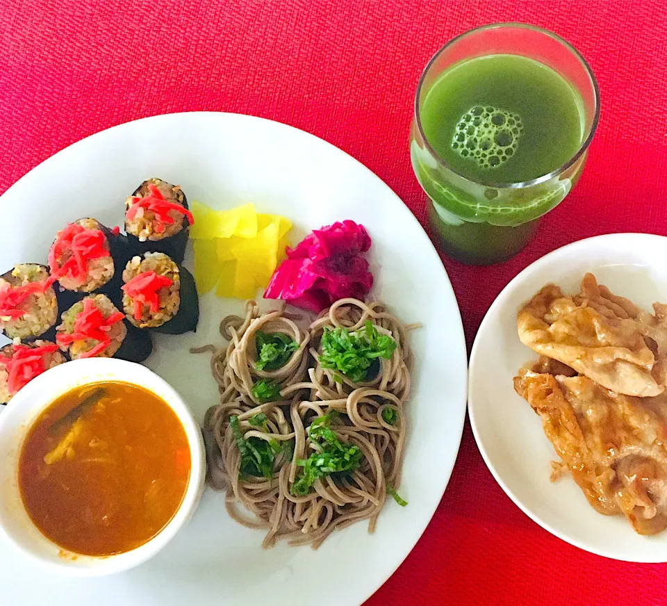 ハッピーモーニングセット🤗💖カレーつけ蕎麦🍛レタスチャーハン海苔巻き🥬青汁😋豚肉の生姜焼き💖カレー生活221日目🤗💪|HAMI69さん