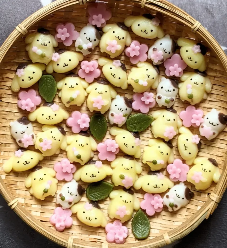 Snapdishの料理写真:ポムポムプリンのお花見だんご🍡

お花見をイメージした一口サイズのお団子🍡|くぅちゃんさん