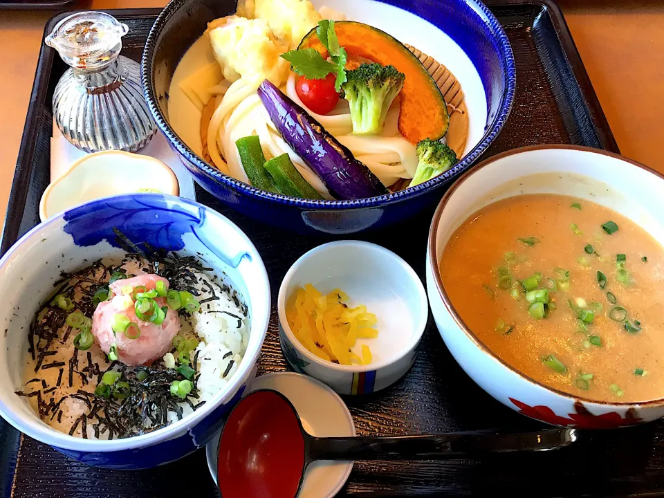 ごま味噌つけめん　ミニねぎトロ丼付き|ま〜てぃんさん