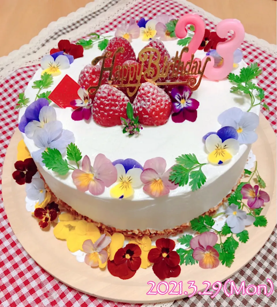 お誕生日おめでとう🎉長女のために作ったバースデーケーキ🎂|*seiko*さん